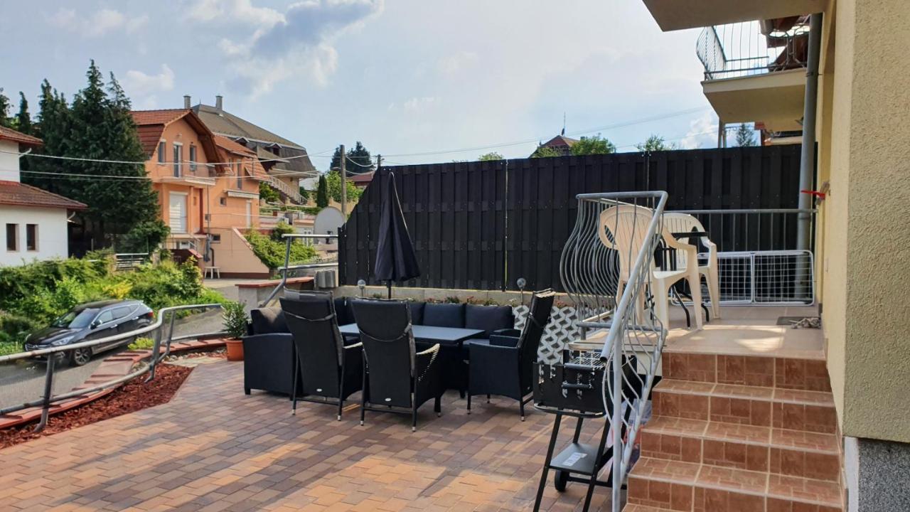 佐洛卡罗斯Hillside Garden Apartman公寓 外观 照片